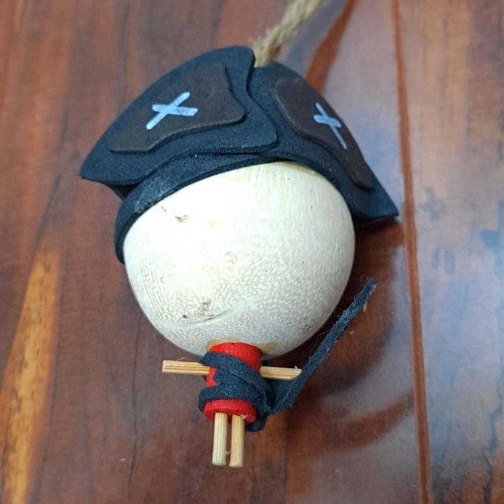 Pier 1 Imports Crazy Heads Pirate Themed Wooden Ornament - Picture 3 of 3
